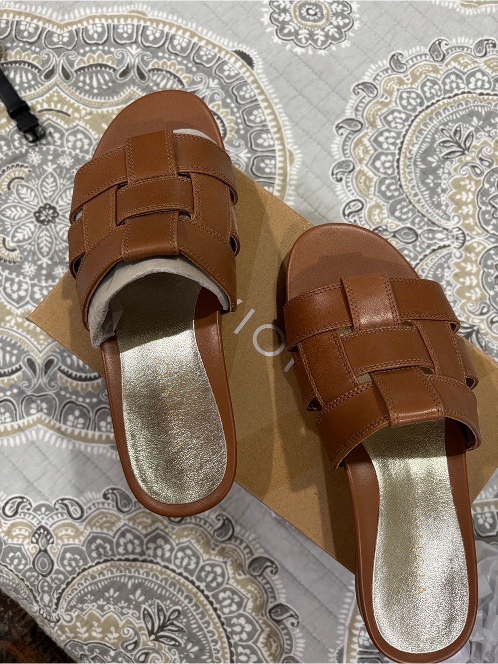 Vionic Brown Woven Slide Sandals with Metallic Footbed.  New in box